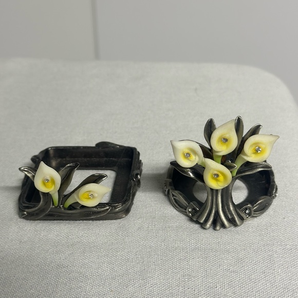 Other - Antique metal looking candle holder